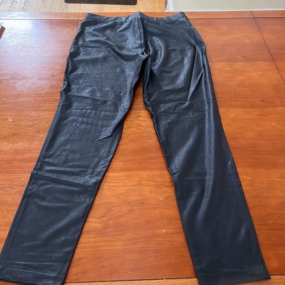 NWOT Dennis Basso Faux-Leather Dark Charcoal Gray   Vegan Stretch Moto Leggings. - Picture 3 of 13